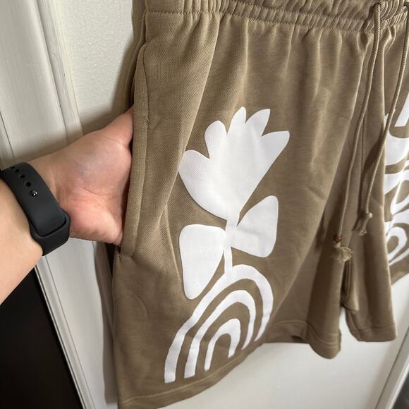 Nike Sportswear Puff Print Graphic French Terry Shorts NWT Size XXL Men's Tan - Picture 6 of 16